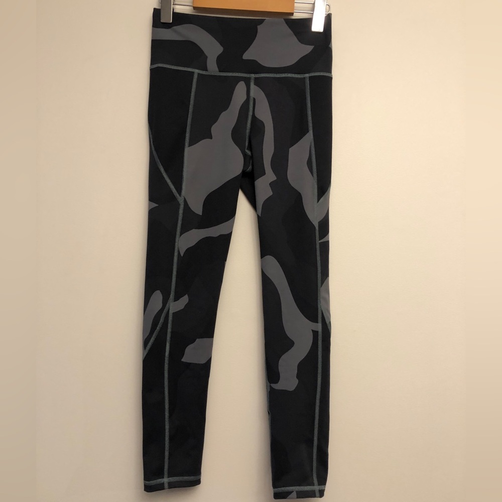 NWT Under Armour Highrise Ankle Crop Legging, Size S